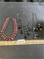 Costume Jewelry Necklaces Pink, Black