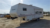 2005 30' Coachmen Travel Trailer T/A