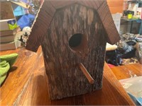 RUSTIC BIRD HOUSE
