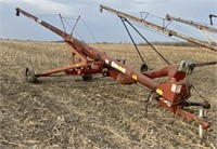 Hutchinson 8"x52' Swing Away Auger, PTO Drive