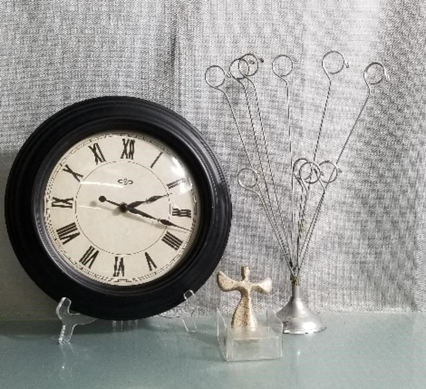 12in Battery Operated Clock , Picture Holder