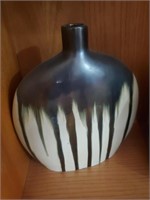 Black/ White Vase, Small Opening, H D Design