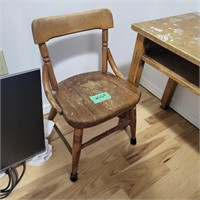 M169 Antique childs chair