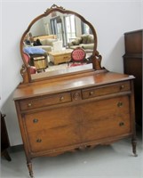 Vintage Chest of Drawers With Mirror