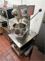 BLAKESLEE 20qt PLANETARY MIXER W/ 2 BOWLS AND