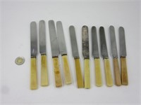 Anciens couteaux de table d'apparat dont des