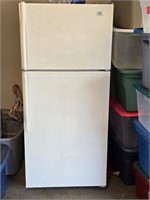 Roper Regrigerator / Freezer Runs Well