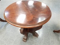 GORGEOUS CLAW FOOT ACCENT TABLE