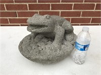 cast concrete frog garden statuary