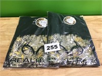 Realtree T-shirts Size L lot of 4