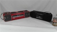 2 radio-cassette, Sanyo (cassette non fonctionel)