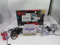 Console Super Nintendo SNES avec accessoires et
