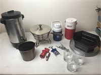 West bend 42 cup coffee maker, Fondue set, serving