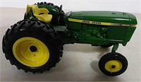 John Deere 2640 Field of Dreams toy tractor
