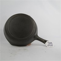 UNMARKED #5 8 1/8" CAST IRON SKILLET W/ HEAT RING