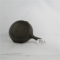 UNMARKED LODGE 3 NOTCH #3 CAST IRON SKILLET