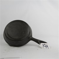 UNMARKED #3 6 5/8" CAST IRON SKILLET W/ HEAT RING