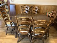 Pine Dining Room Table and Chairs
