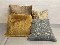 4 Throw Pillows