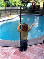 WATERWARDEN POOL SAFETY FENCE SYSTEM, 4FT X 12FT