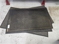 GROUP OF VARIOUS FATIGUE MATS