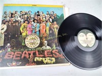 Beatles Sergeant peppers and lonely hearts band,