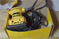 DEWALT DW411 PALM GRIP SANDER 1/4 SHEET HEAVY DUTY