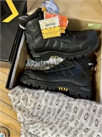 MEN'S WORK BOOT - SIZE 8.5