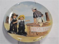 1983 Knowles Fish Story Plate