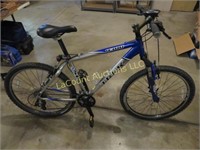 Trek 4300 bike Bicycle like new condition