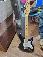 IAXE 393 Behringer Electric Guitar w/Case