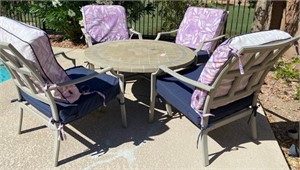 V - PATIO TABLE W/ 4 CHAIRS (Y4)