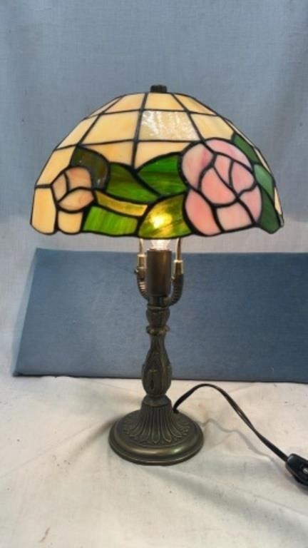 Tiffany Style Table Lamp, 14 Inches.