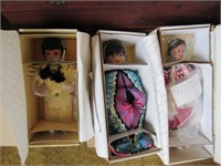 Danbury Mint  indian dolls