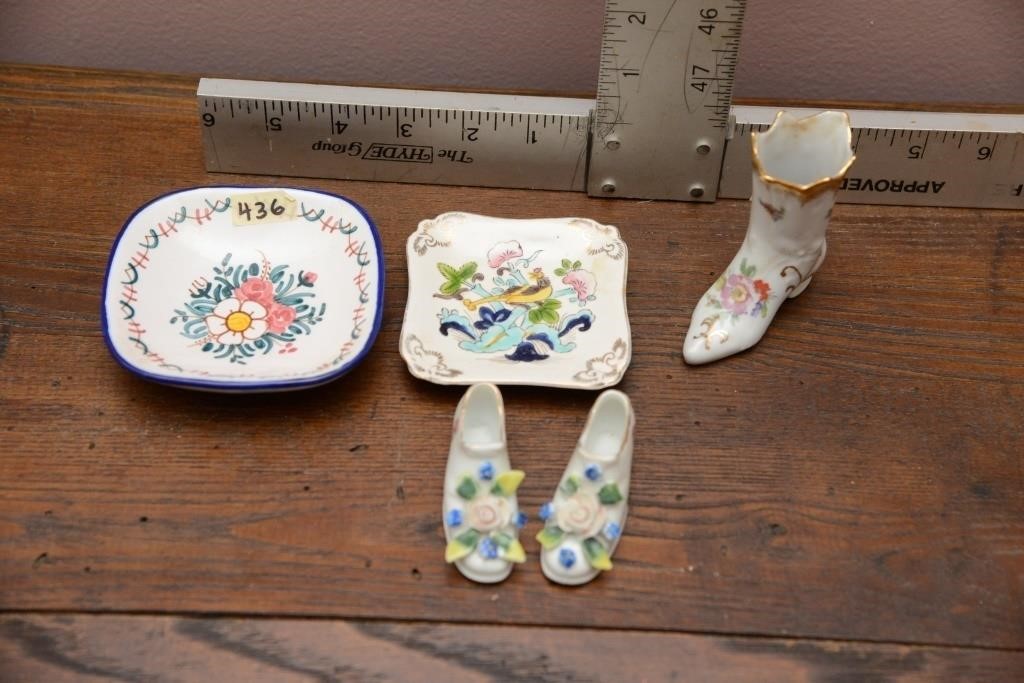TINY PLATES AND SHOES DECOR
