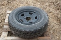 Michelin 275/70R18 Tire on Ford 8 Bolt Rim