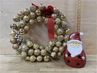 Ornament wreath and ceramic Santa