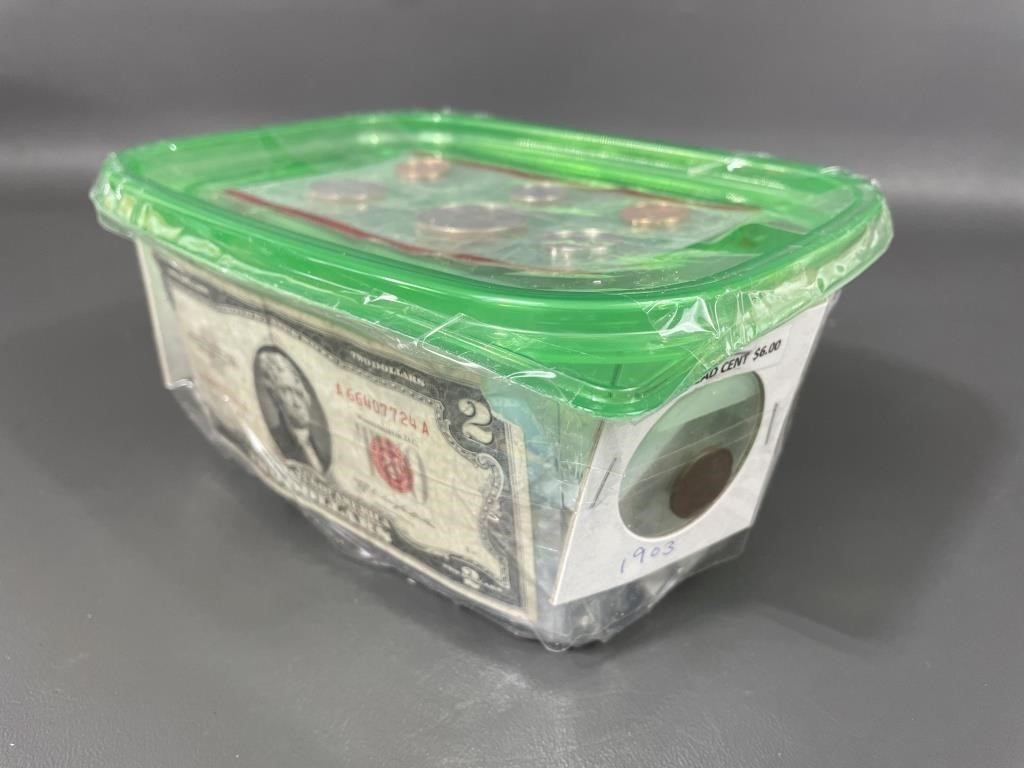 Green Top Box w/ Misc Coins