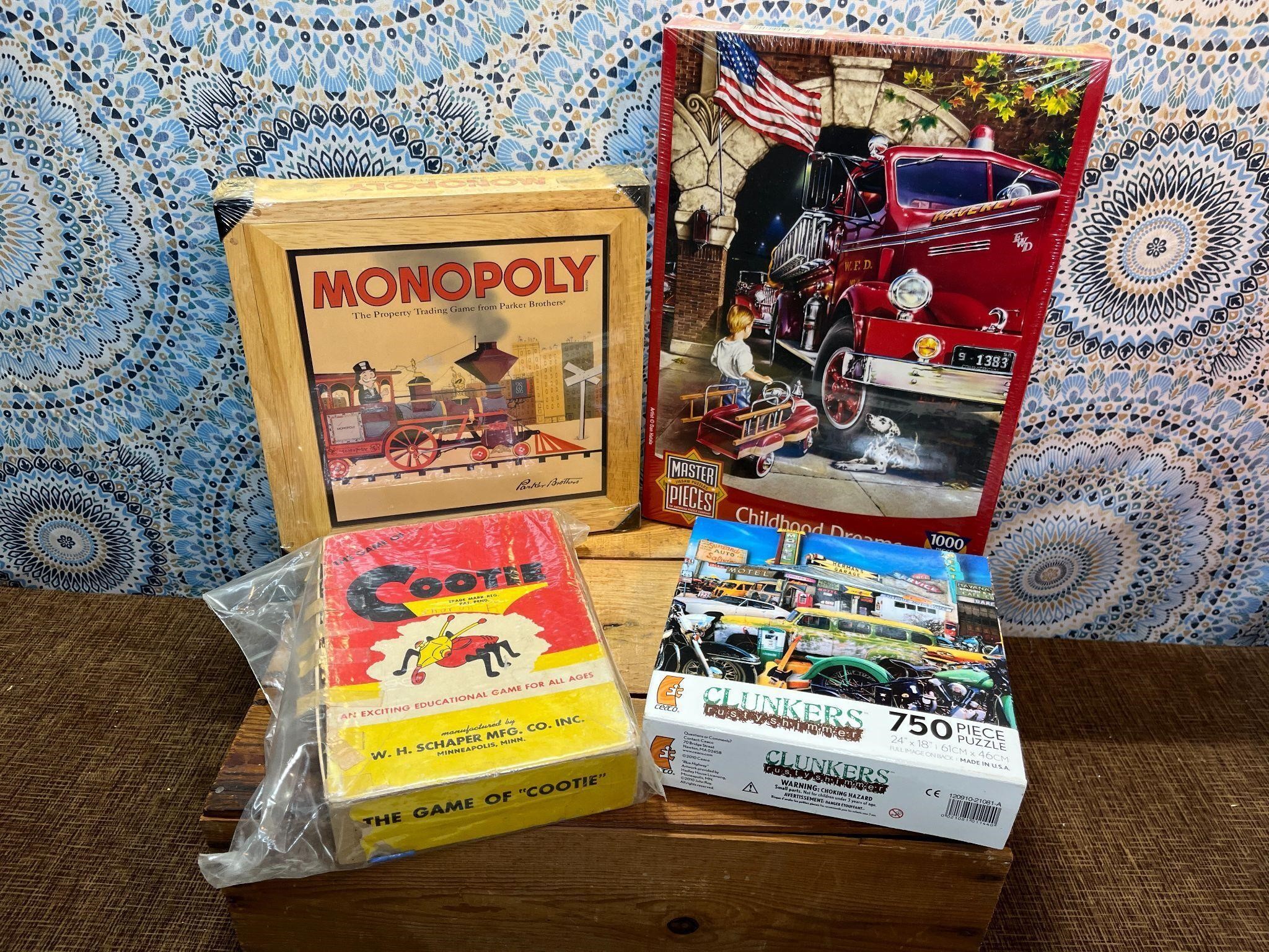 Games & Puzzles - Monopoly Wood Box