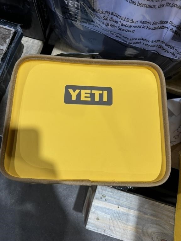 Yeti Daytrip Lunch Box