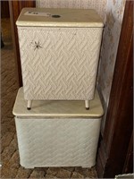 Set of 2 vintage laundry baskets with records