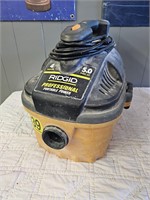 RIGID shop vacuum- 4 gallon