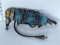 Makita nibbler