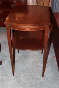 Grand Rapids Furniture Co mahogany tea table 15"