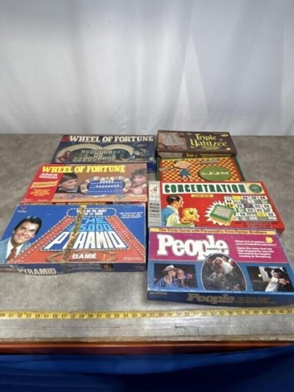 Assortment of vintage board games, did not check