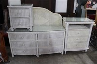 4 Pc White Wicker Bedroom