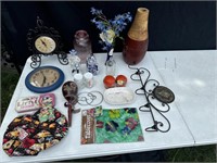 Various Decorations / Pot Holders / Vases / Clocks