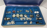 Jewelry organizer case with vintage clip
