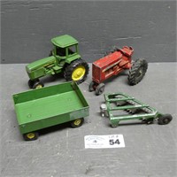 Ertl John Deere Tractors & Accessories