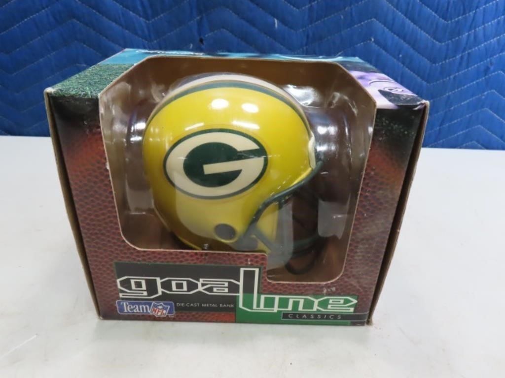 boxed ERTL 95 GreenBay Packers Helmet DIecast Bank